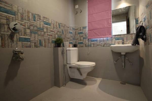  the-century-park Bathroom