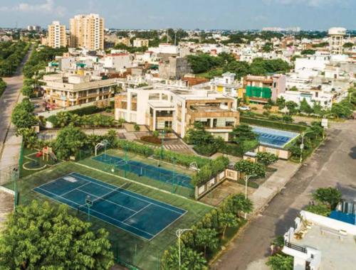  twin-towers Badminton Court