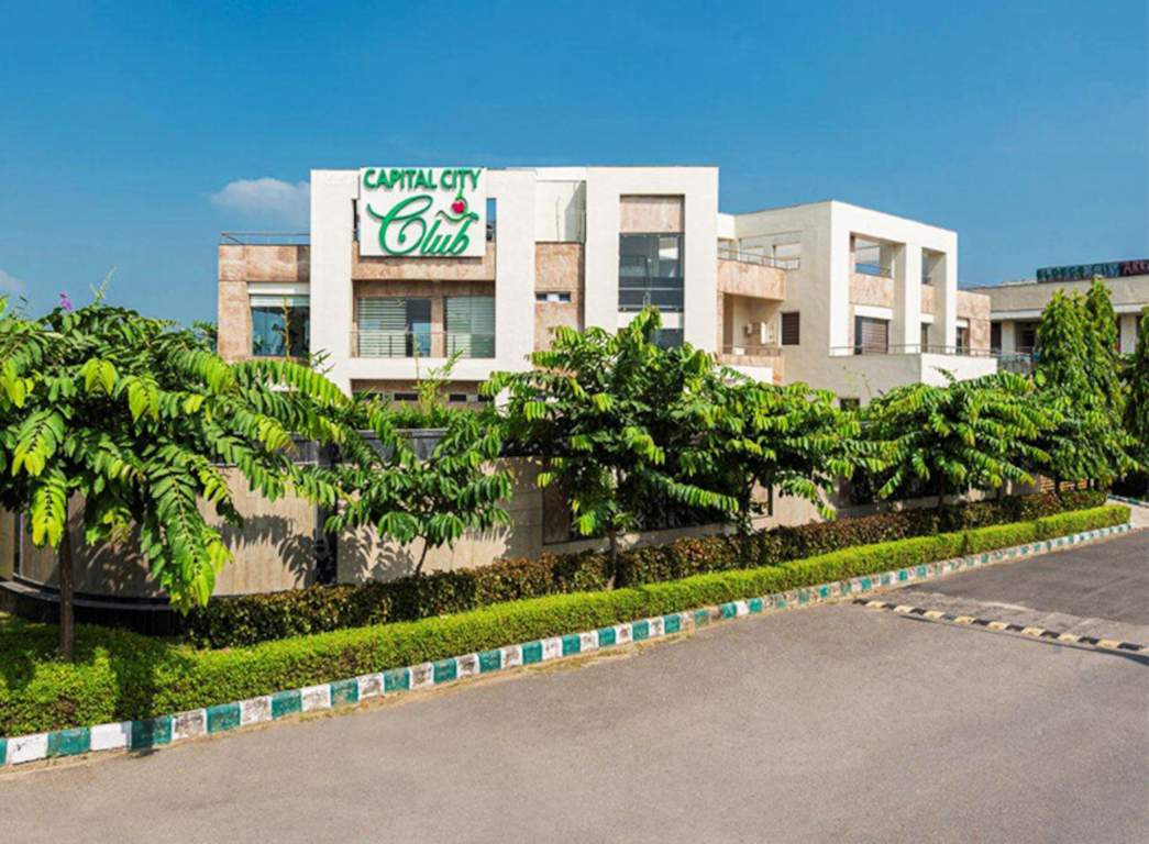  twin towers Club House