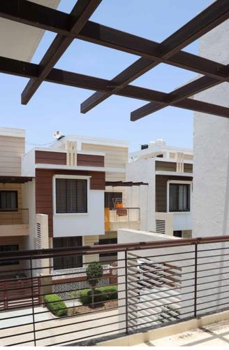  grand-homes-villas Balcony