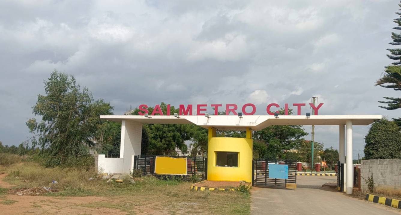  metro city Gated Community