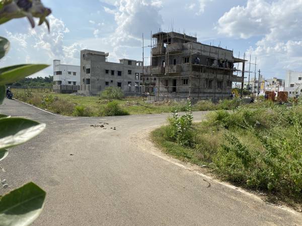  n-s-avenue Internal Roads & Footpaths