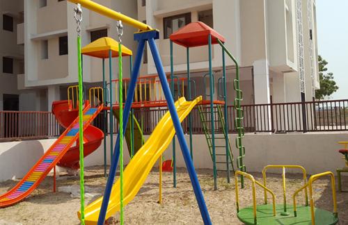  ahmed-avenue Children's play area