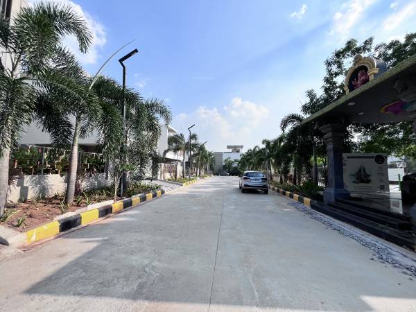  supra-avenue Internal Roads & Footpaths