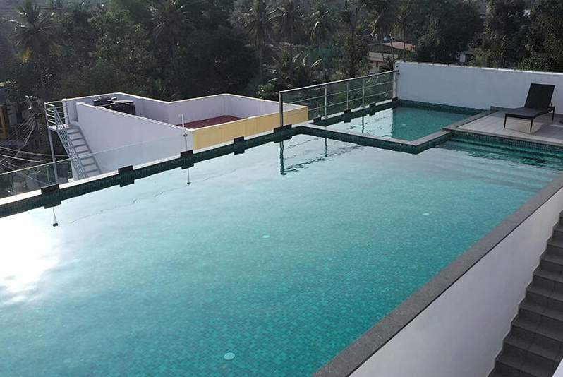  the 44 club Swimming Pool