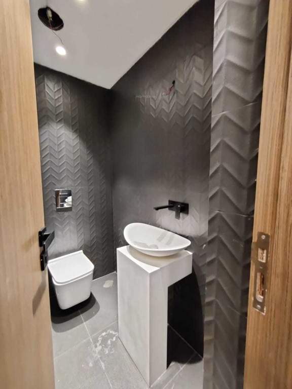  luxury floors 11 Bathroom