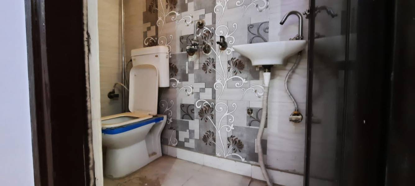  luxury livings Bathroom