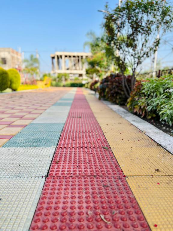  royal enclave 1 Plot