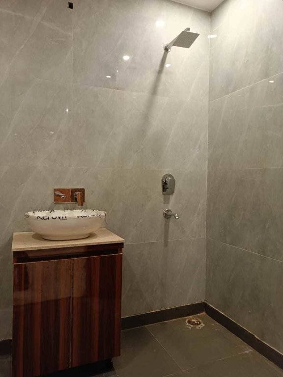 luxury floors Bathroom