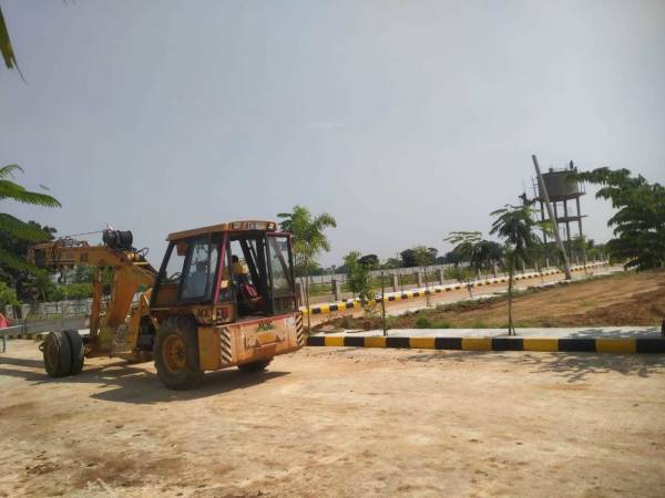  srinivasa-nilaya Plot