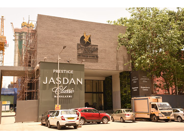  jasdan classic West Tower Construction Status Sept 22