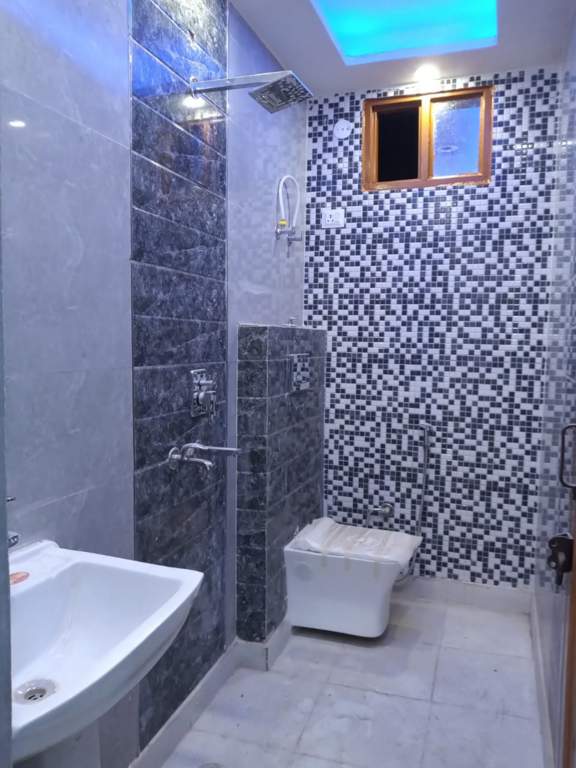  residency Bathroom