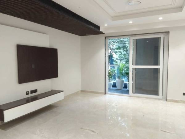  floors-4 Living Area