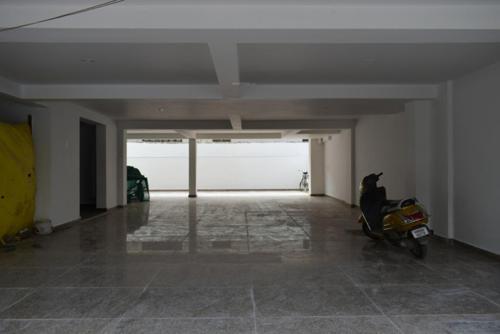  luxury-independent-floor Car Parking