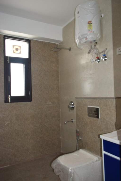  luxury independent floor Bathroom