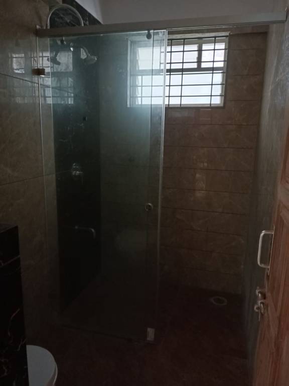  grand manor Bathroom