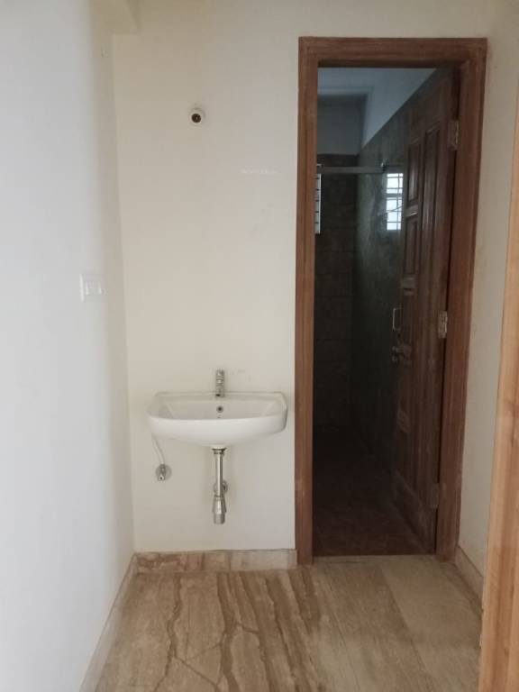  grand manor Bathroom