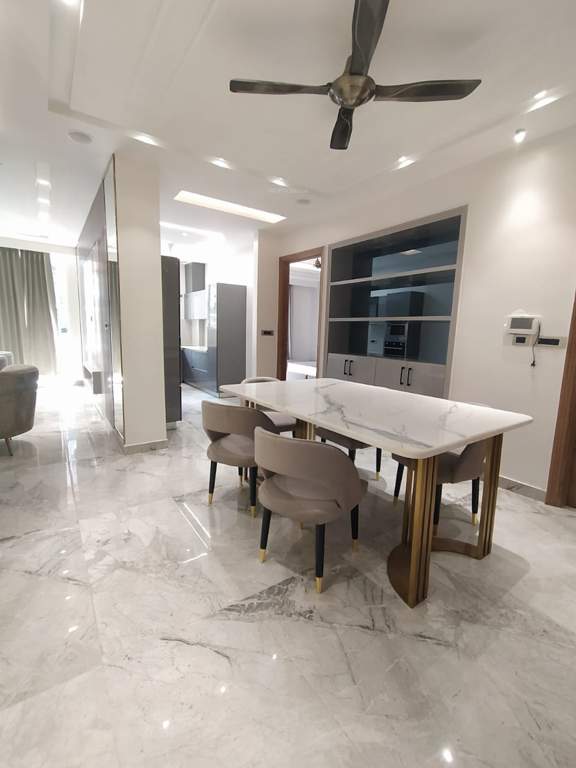  titanium floors 4 Dining Area