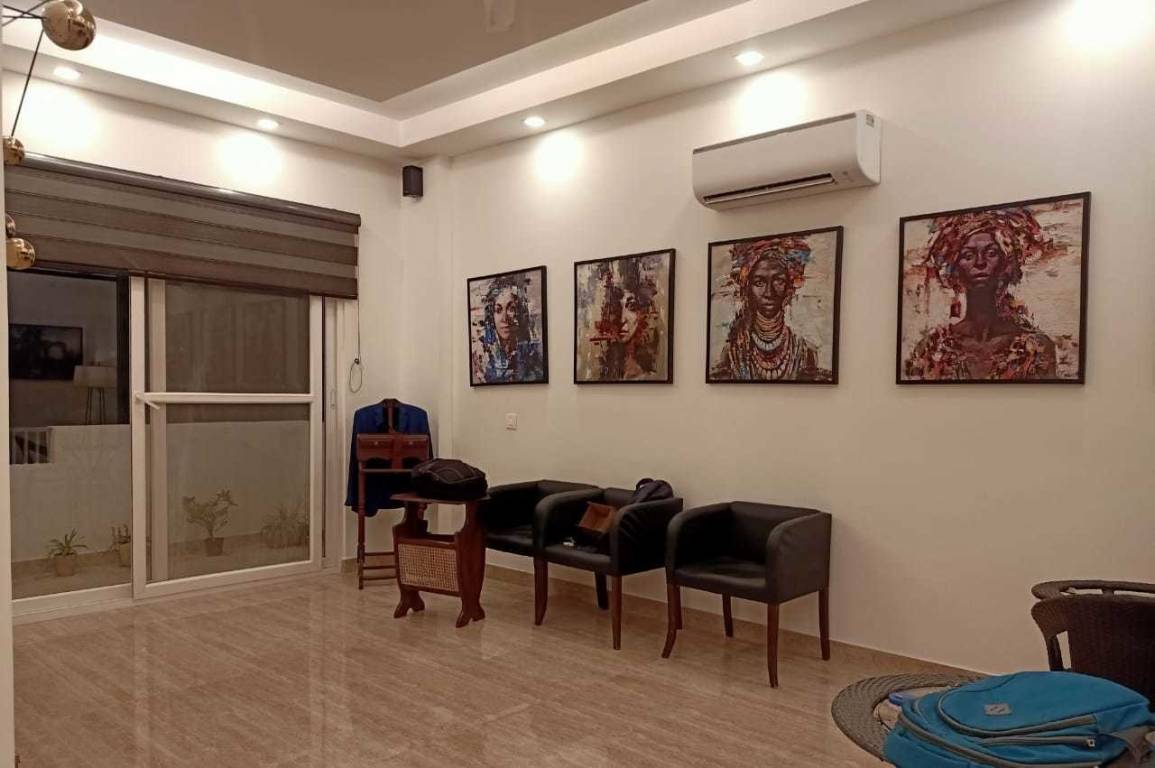  floors 3 Living Area