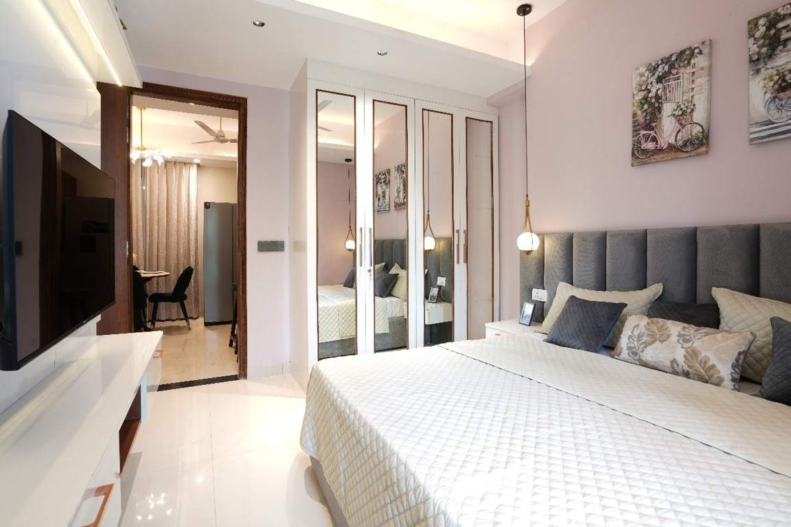 hill queen apartments Bedroom