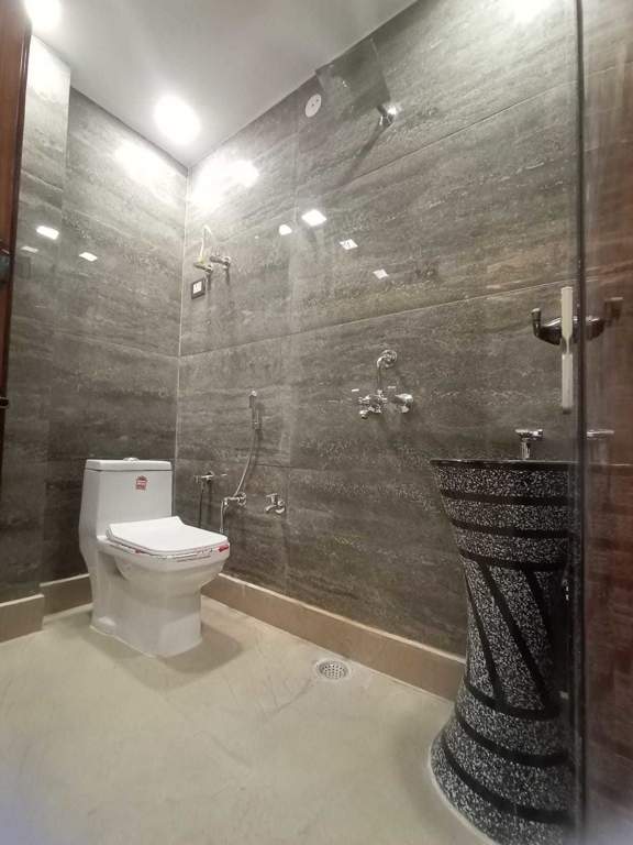  the galleria Bathroom