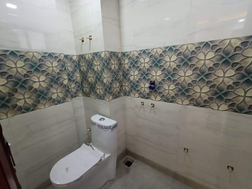  oxirich homes Bathroom