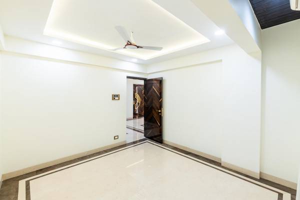  om-apartment Bedroom