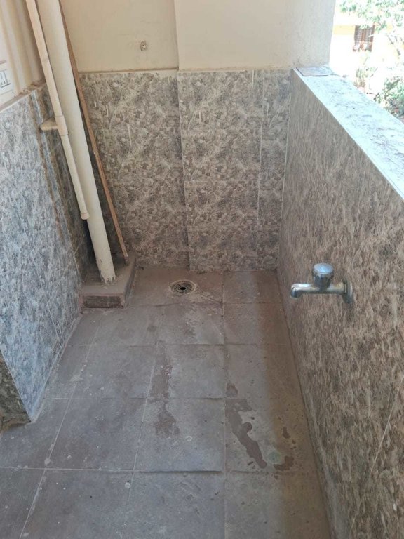  siri dharmaprabhu dale Balcony