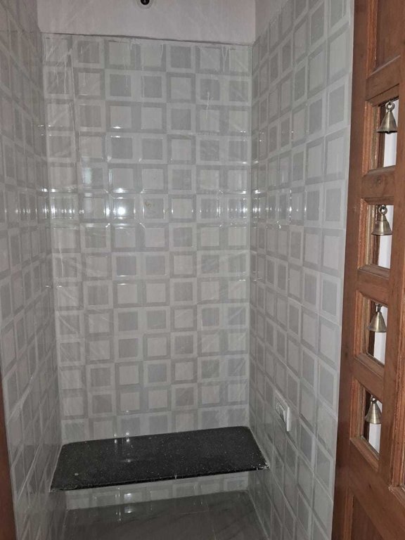  siri dharmaprabhu dale Bathroom