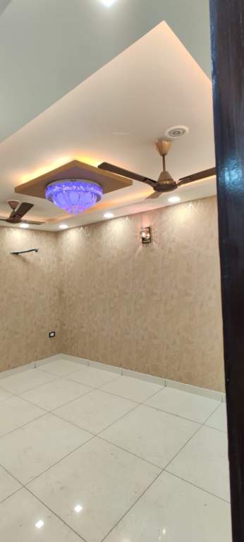  the crest Living Area