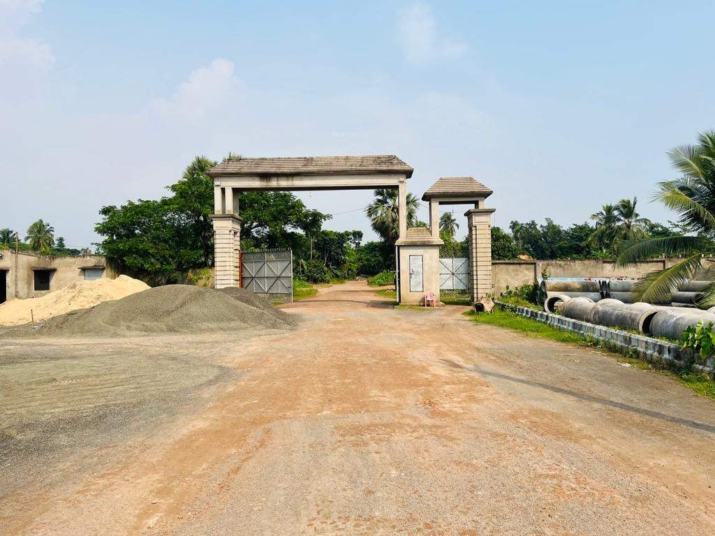  swapnabhumi Plot