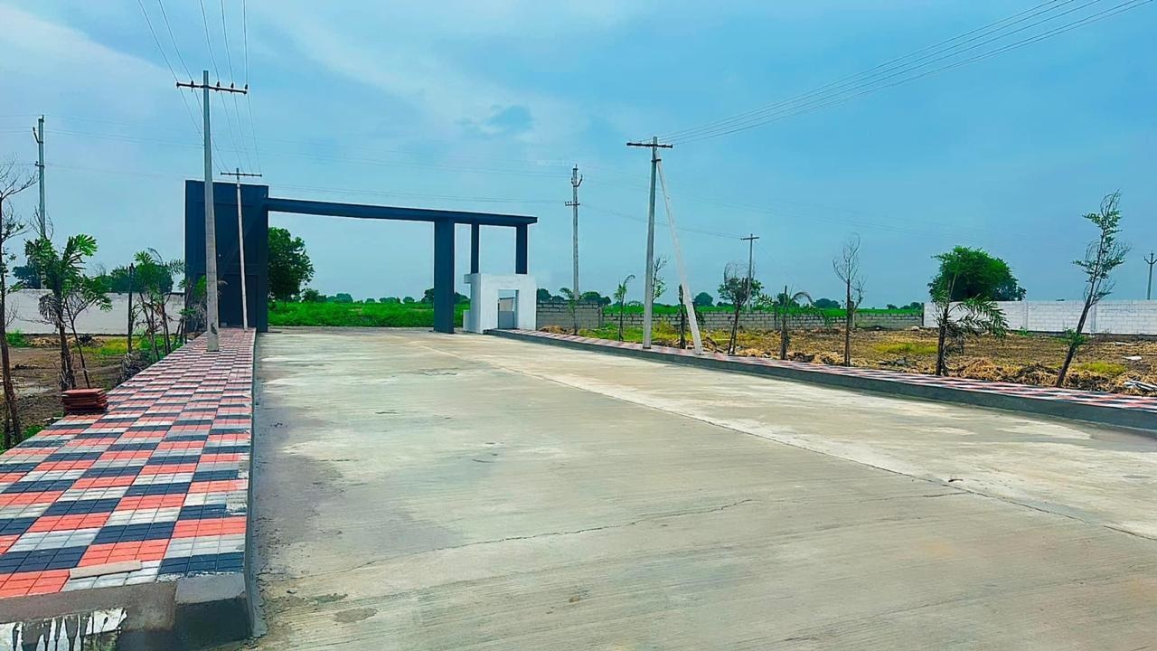  sukrithi subhaga Plot