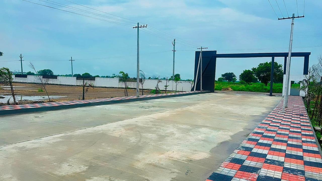  sukrithi subhaga Plot