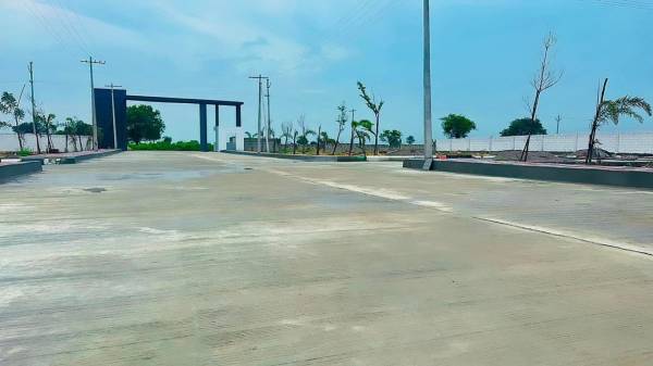  sukrithi-subhaga Plot