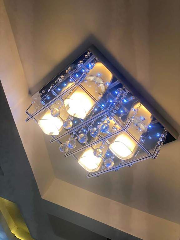  the royal adress Living Area