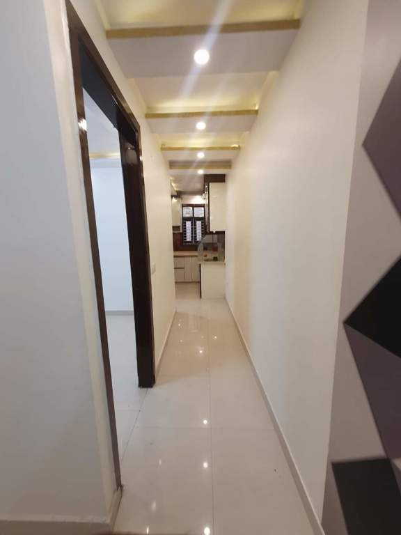  the royal adress Lobby