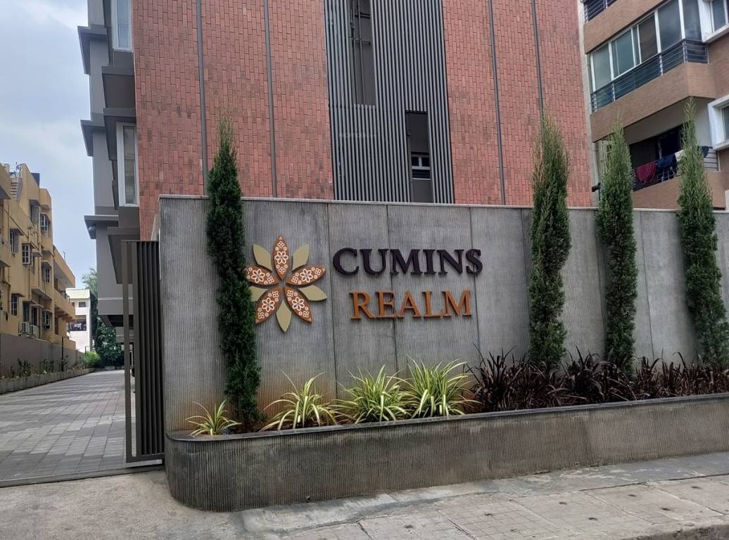  realm Gated Community