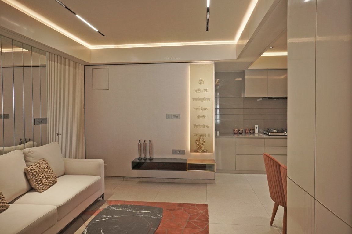  shela 24 Living Area