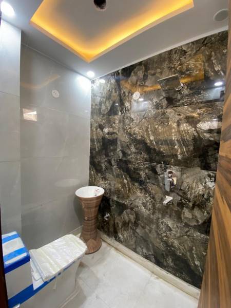  the-roman-address Bathroom