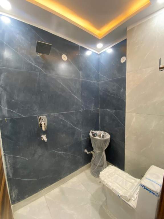  the roman address Bathroom