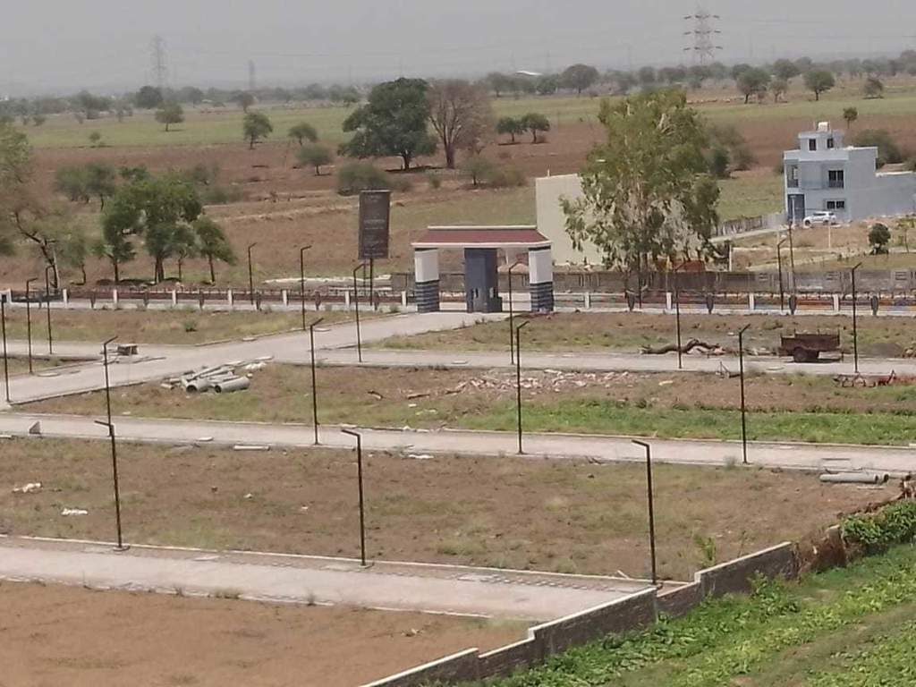  mamta golden valley Plot