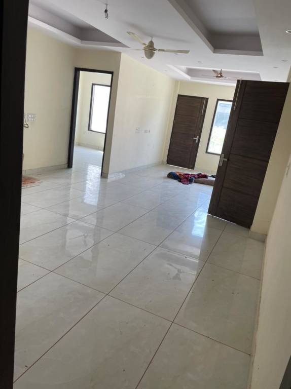  luxury floor 45 Living Area