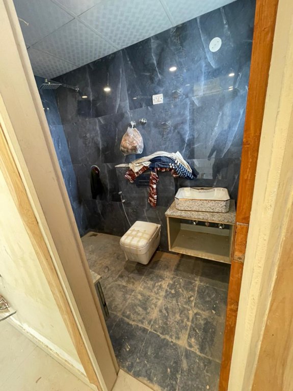  modern floor 48 Bathroom