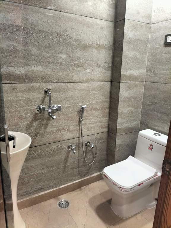  regency inn Bathroom