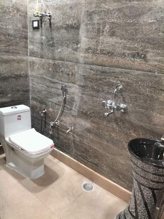  regency inn Bathroom