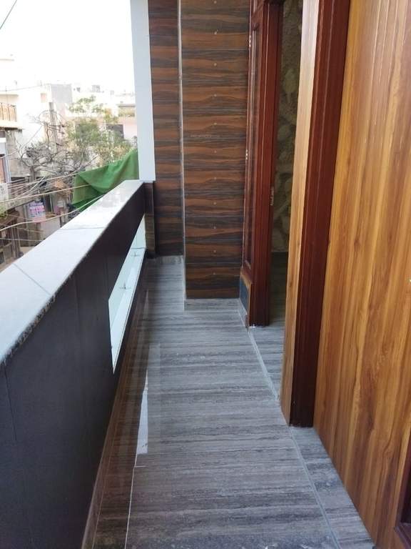  the home Balcony