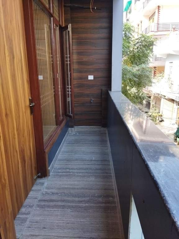  the home Balcony