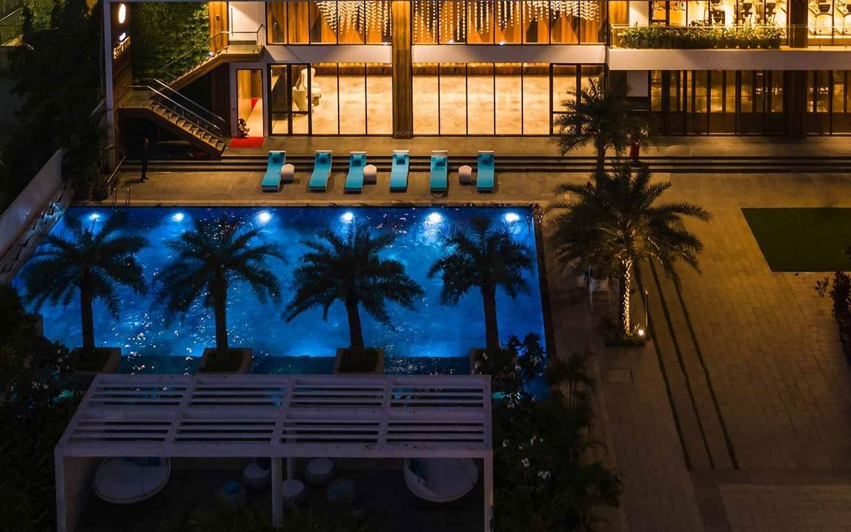  the sanctuary tower 2 Club House