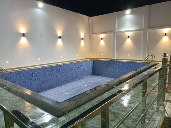  r-s-homes Swimming Pool