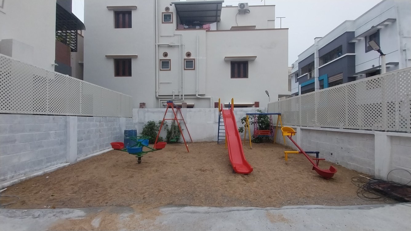  queens park Children's play area